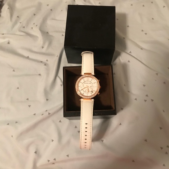 Michael Kors Watch - Picture 4 of 4